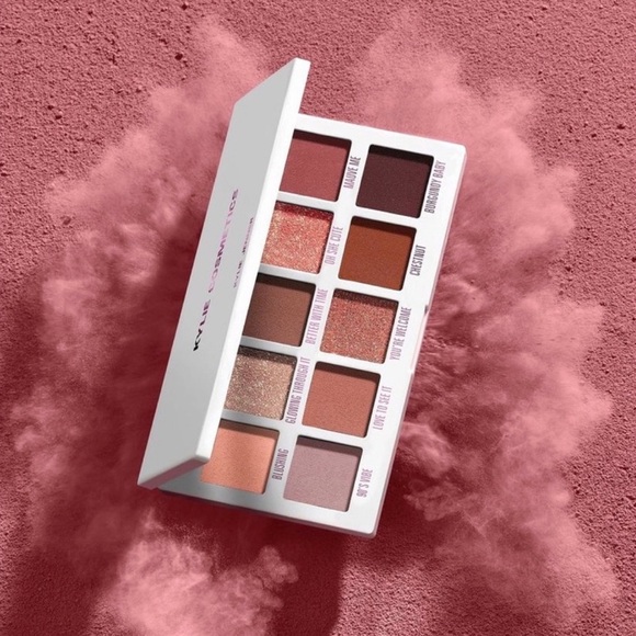 Kylie Cosmetics The Mauve Eyeshadow Palette - Picture 9 of 11